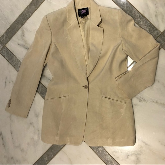 *HOST PICK* 100% Silk Blazer - Picture 11 of 16